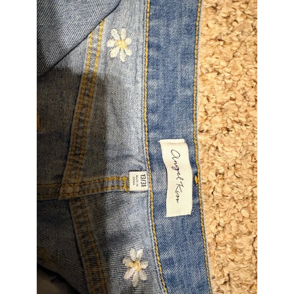 Women's Daisy Print Denim Shorts